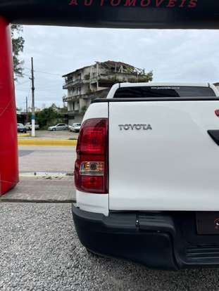 TOYOTA-HILUX-2018