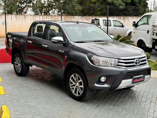 TOYOTA-HILUX-2017