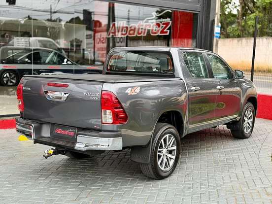 TOYOTA-HILUX-2017