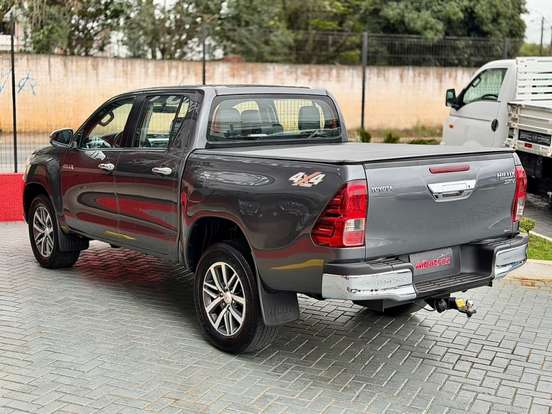 TOYOTA-HILUX-2.8 SRV 4X4 CD 16V DIESEL 4P AUTOMÁTICO TOYOTA-HILUX-2017