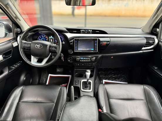 TOYOTA-HILUX-2017