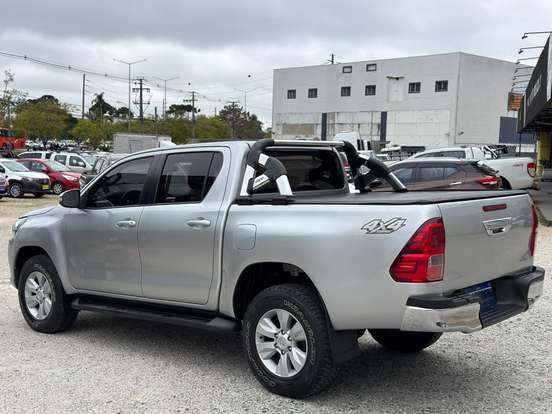 TOYOTA-HILUX-2.8 SRV 4X4 CD 16V DIESEL 4P AUTOMÁTICO TOYOTA-HILUX-2016