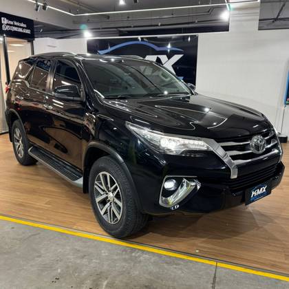 TOYOTA HILUX 2.8 SRX 4X4 CD 16V DIESEL 4P AUTOMÁTICO