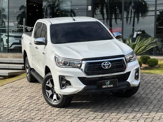 TOYOTA HILUX 2.8 SRX 4X4 CD 16V DIESEL 4P AUTOMÁTICO