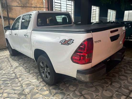 TOYOTA-HILUX-2018