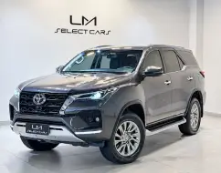 TOYOTA HILUX SW4 2.8 D-4D TURBO DIESEL SRX 4X4 AUTOMÁTICO TOYOTA HILUX SW4 2.8 D-4D TURBO DIESEL SRX 4X4 AUTOMÁTICO