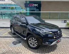 TOYOTA HILUX SW4 2.8 D-4D TURBO DIESEL SRX 7L 4X4 AUTOMÁTICO TOYOTA HILUX SW4 2.8 D-4D TURBO DIESEL SRX 7L 4X4 AUTOMÁTICO