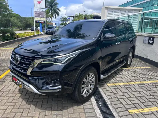 TOYOTA-HILUX SW4-2.8 D-4D TURBO DIESEL SRX 7L 4X4 AUTOMÁTICO TOYOTA-HILUX SW4-2020