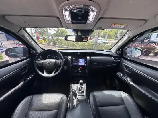TOYOTA-HILUX SW4-2020