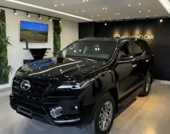 TOYOTA HILUX SW4 2.8 D-4D TURBO DIESEL SRX 7L 4X4 AUTOMÁTICO TOYOTA HILUX SW4 2.8 D-4D TURBO DIESEL SRX 7L 4X4 AUTOMÁTICO
