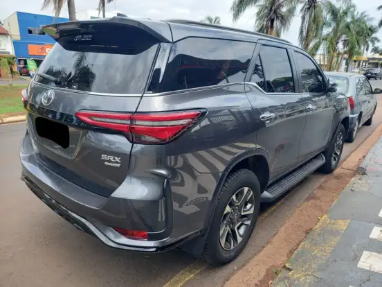 TOYOTA-HILUX SW4-2024