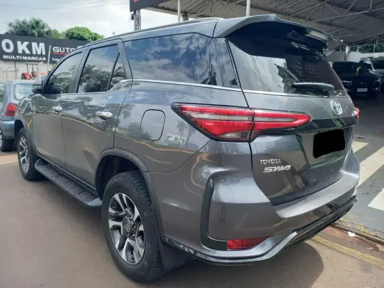 TOYOTA-HILUX SW4-2.8 D-4D TURBO DIESEL SRX PLATINUM 7L 4X4 AUTOMÁTICO TOYOTA-HILUX SW4-2024