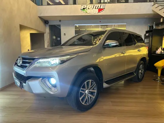 TOYOTA HILUX SW4 2.8 SRX 4X4 16V TURBO INTERCOOLER DIESEL 4P AUTOMÁTICO