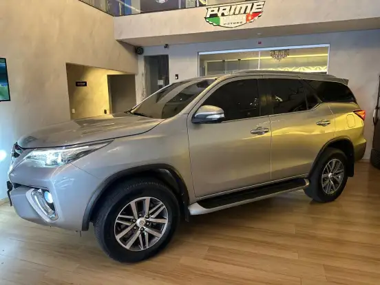 TOYOTA-HILUX SW4-2016