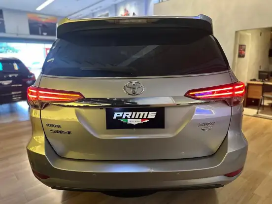 TOYOTA-HILUX SW4-2016
