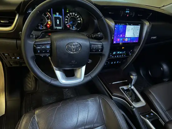 TOYOTA-HILUX SW4-2016