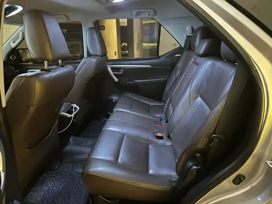 TOYOTA-HILUX SW4-2016