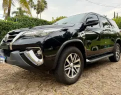 TOYOTA HILUX SW4 2.8 SRX 4X4 7 LUGARES 16V TURBO INTERCOOLER DIESEL 4P AUTOMÁTICO TOYOTA HILUX SW4 2.8 SRX 4X4 7 LUGARES 16V TURBO INTERCOOLER DIESEL 4P AUTOMÁTICO