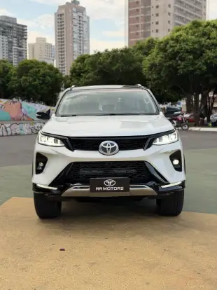 TOYOTA-HILUX SW4-2.8 SRX 4X4 7 LUGARES 16V TURBO INTERCOOLER DIESEL 4P AUTOMÁTICO TOYOTA-HILUX SW4-2016