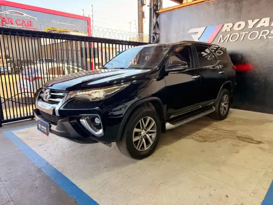 TOYOTA-HILUX SW4-2018