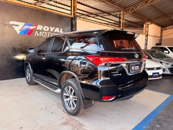 TOYOTA-HILUX SW4-2018