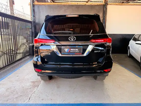 TOYOTA-HILUX SW4-2018