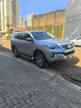 TOYOTA-HILUX SW4-2020