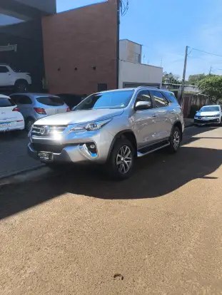 TOYOTA-HILUX SW4-2020