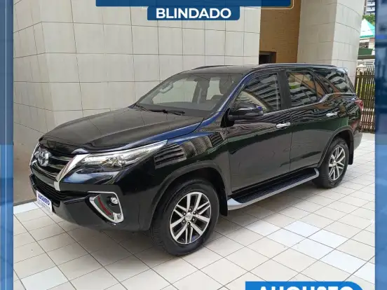TOYOTA-HILUX SW4-2.8 SRX 4X4 7 LUGARES 16V TURBO INTERCOOLER DIESEL 4P AUTOMÁTICO TOYOTA-HILUX SW4-2018