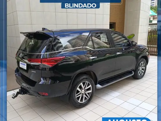 TOYOTA-HILUX SW4-2.8 SRX 4X4 7 LUGARES 16V TURBO INTERCOOLER DIESEL 4P AUTOMÁTICO TOYOTA-HILUX SW4-2018