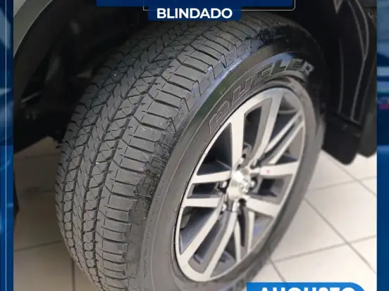 TOYOTA-HILUX SW4-2.8 SRX 4X4 7 LUGARES 16V TURBO INTERCOOLER DIESEL 4P AUTOMÁTICO TOYOTA-HILUX SW4-2018