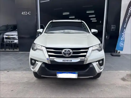 TOYOTA-HILUX SW4-2.8 SRX DIAMOND 4X4 7 LUGARES 16V TURBO INTERCOOLER DIESEL 4P AUTOMÁTICO TOYOTA-HILUX SW4-2019