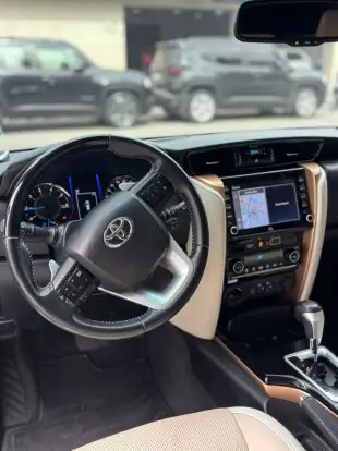 TOYOTA-HILUX SW4-2019