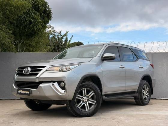 TOYOTA HILUX SW4 2.7 SR 4X2 16V FLEX 4P AUTOMÁTICO