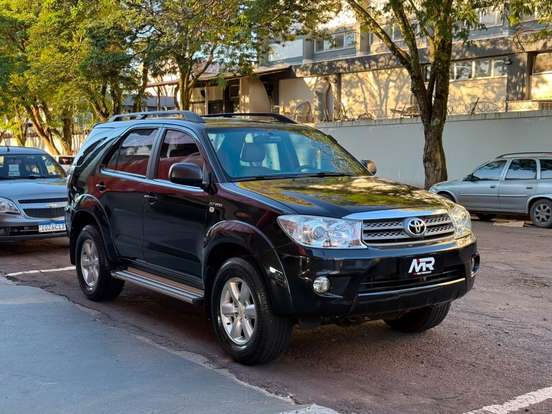TOYOTA-HILUX SW4-2010