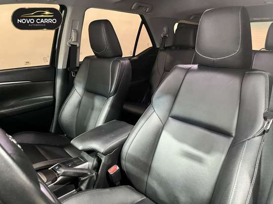TOYOTA-HILUX SW4-2021