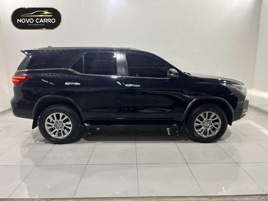 TOYOTA-HILUX SW4-2021