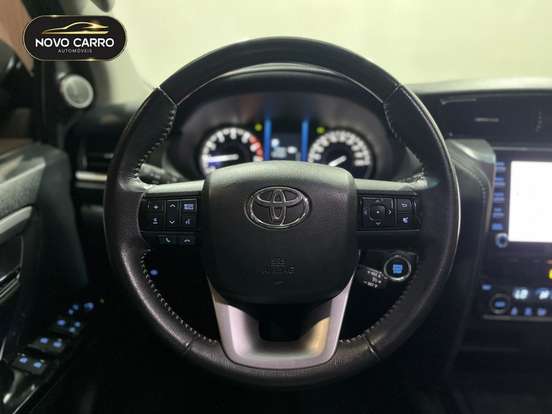 TOYOTA-HILUX SW4-2021