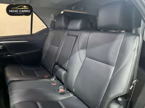 TOYOTA-HILUX SW4-2021