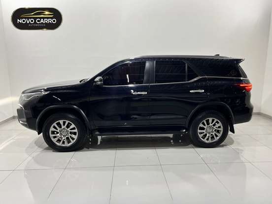 TOYOTA-HILUX SW4-2021