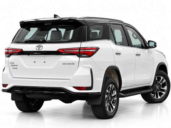 TOYOTA-HILUX SW4-2025