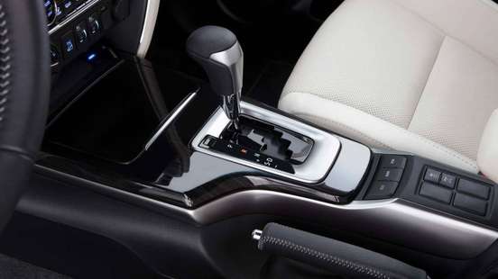 TOYOTA-HILUX SW4-2025