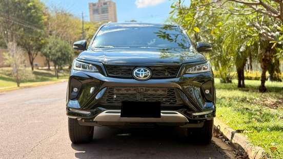 TOYOTA-HILUX SW4-2.8 D-4D TURBO DIESEL DIAMOND 7L 4X4 AUTOMÁTICO TOYOTA-HILUX SW4-2024