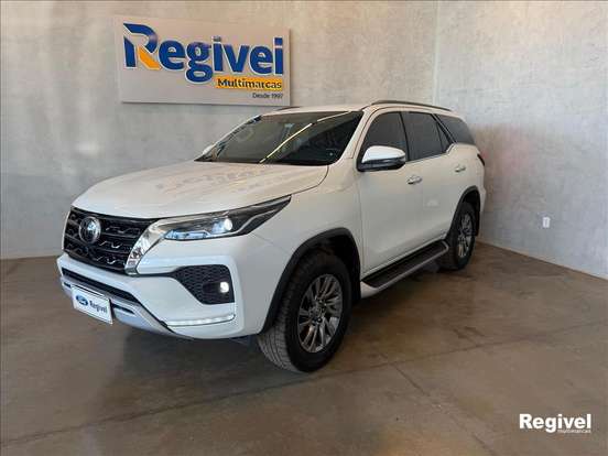 TOYOTA-HILUX SW4-2022