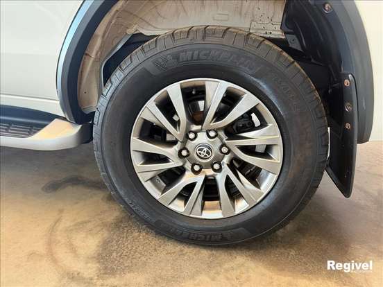 TOYOTA-HILUX SW4-2022