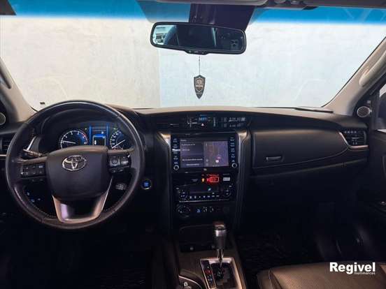 TOYOTA-HILUX SW4-2022
