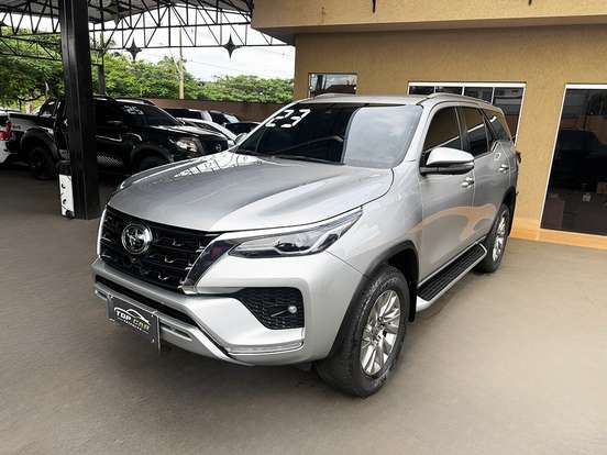 TOYOTA-HILUX SW4-2023