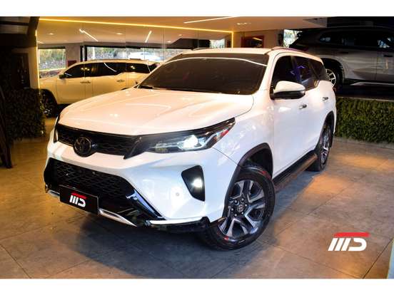 TOYOTA-HILUX SW4-2023