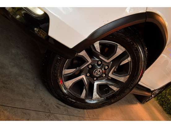 TOYOTA-HILUX SW4-2.8 D-4D TURBO DIESEL SRX 7L 4X4 AUTOMÁTICO TOYOTA-HILUX SW4-2023