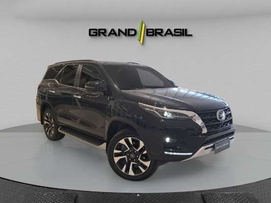 TOYOTA-HILUX SW4-2023